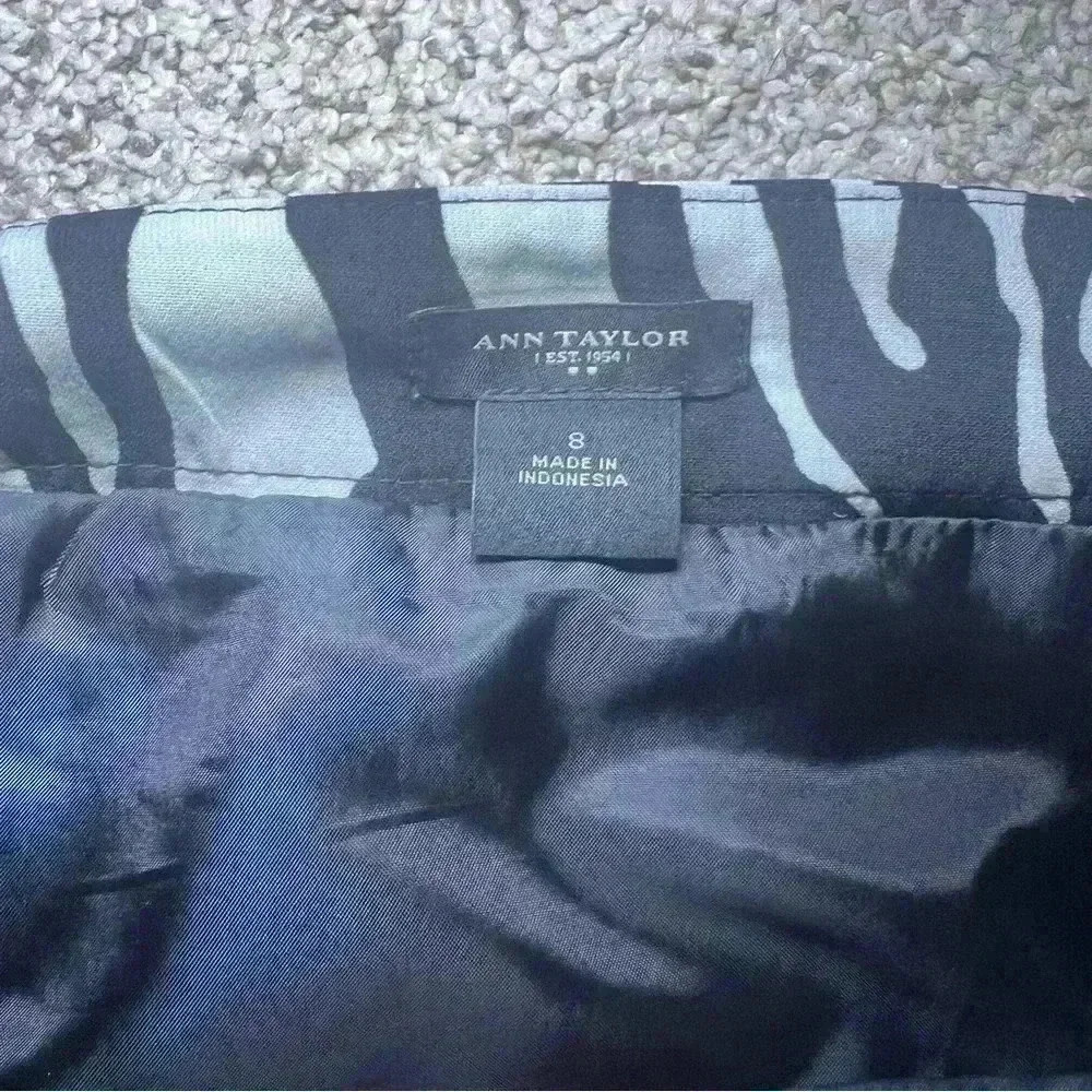 Ann Taylor Size 8 Women’s Black/White Zebra Print Straight Skirt Faux Wrap - Picture 4 of 6